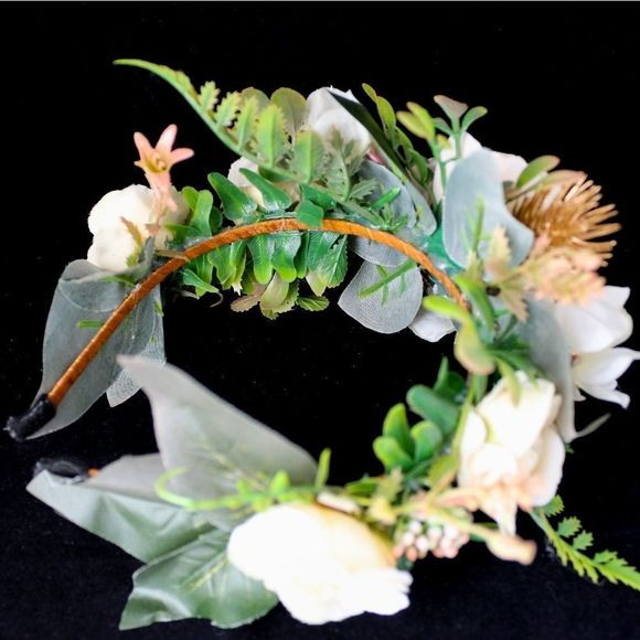 Handmade floral tiara wedding bridal headband - Picture 3 of 4